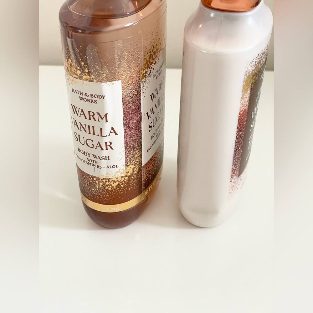 Bath & Body Works Warm Vanilla Sugar Body Wash & Lotion Full Size Set with Tote - Picture 11 of 12